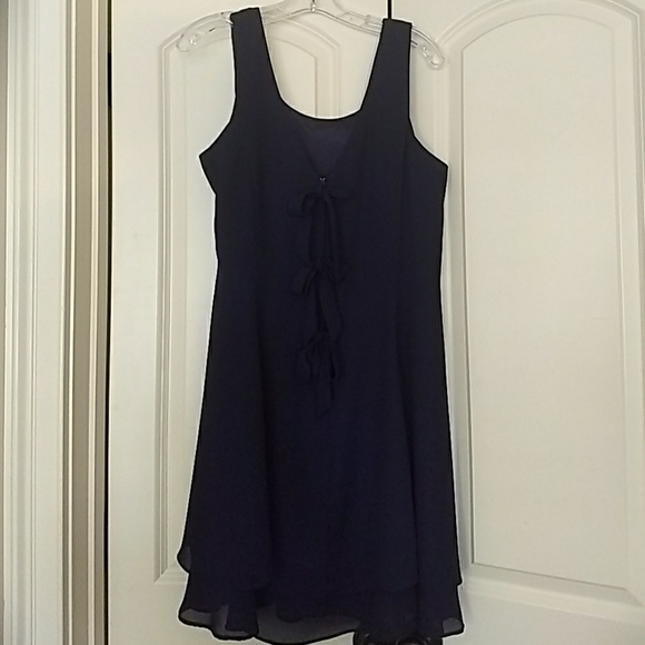 Dress - Picture 2 of 4